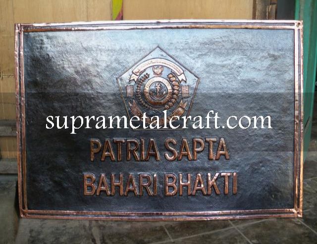 Text atau tulisan Prasasti tembaga berukuran 90cm x 60cm ini akan diletakkan pada bagian bawah patung taruna tembaga yg masih dalam satu pesanan dari Dinas Perhubungan.