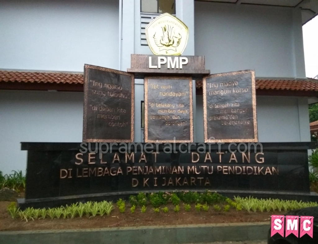 Logo-tutwurihandayani-204